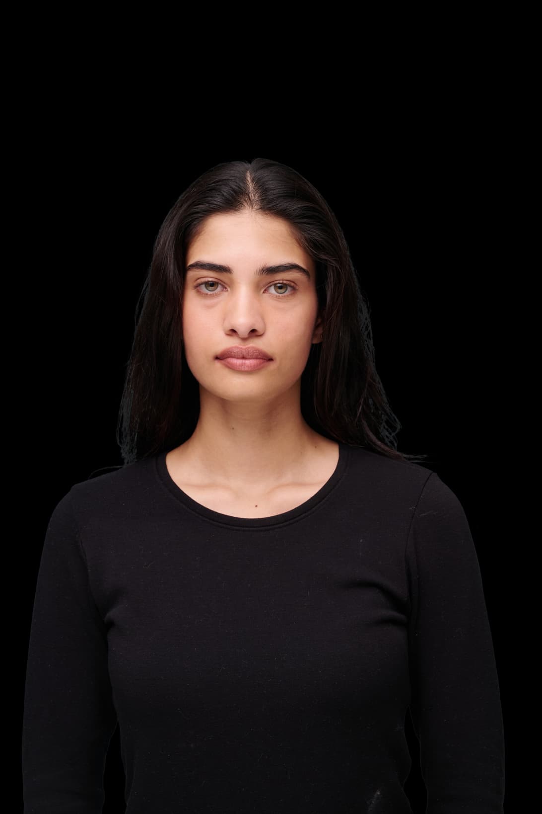 Licensed reference portrait with an illustrative Syva measurement overlay